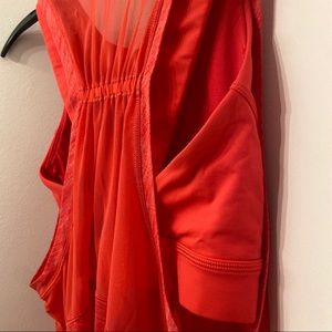 Lululemon tank top with sports bra size 4